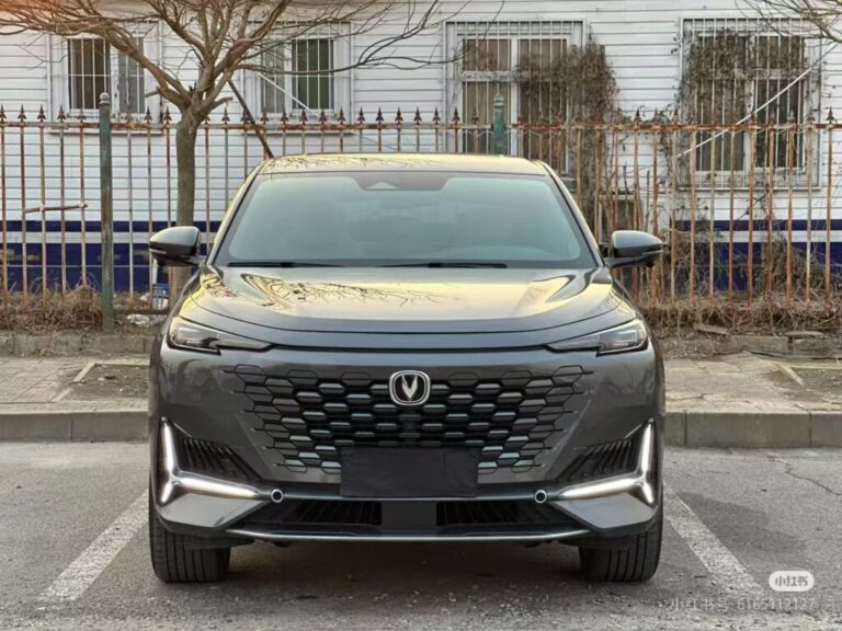 Подержанный Chang’an UNI-K2021 2.0T