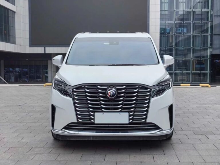 Подержанный Buick GL8 2023 Land Business Class 652T Luxury
