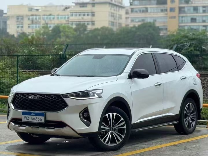 Подержанный Haval F7 2020 года, 2.0T, передний привод, версия iDong
