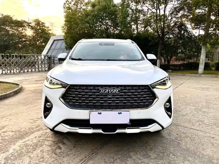 Подержанный Haval F7 2021 года, 2.0T, полный привод, версия iYue (максимальная комплектация)