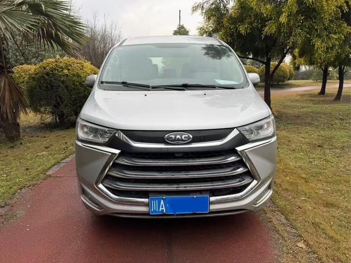 Подержанный JAC Refine M4 2021 года, версия 2.0L MT Комфорт